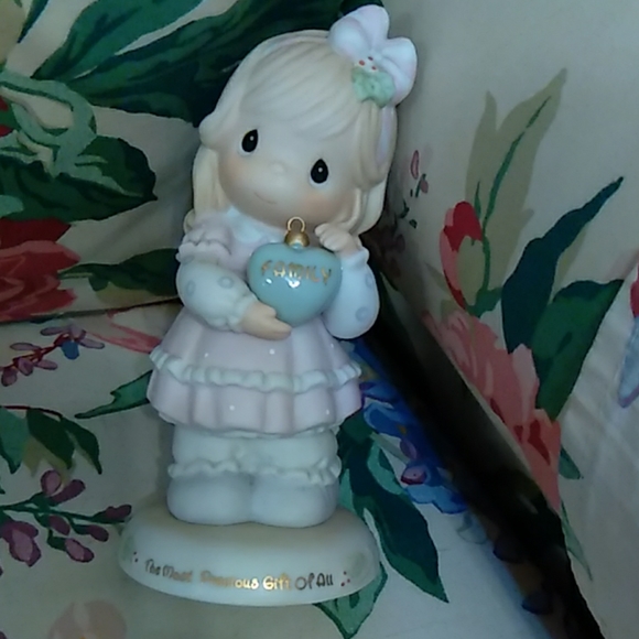 Vintage Precious Moments Little girl  blue heart - Picture 2 of 5
